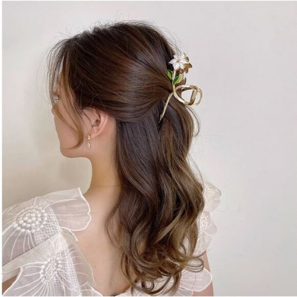 🌷2/35🌷NWT Elegant Gold Metal Enamel Flower Hair Claw Hair Clip - Picture 1 of 13